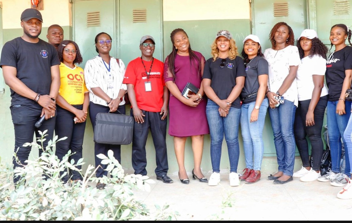 Group picture with partners